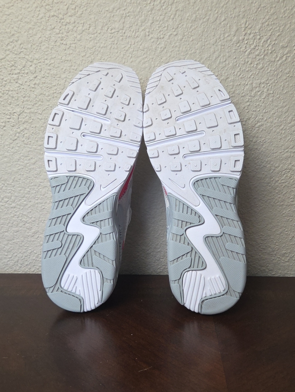 Women's Nike Air Max Shoes - Picture 5 of 6